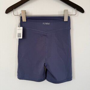 FORM | s High-Rise Purple shorts